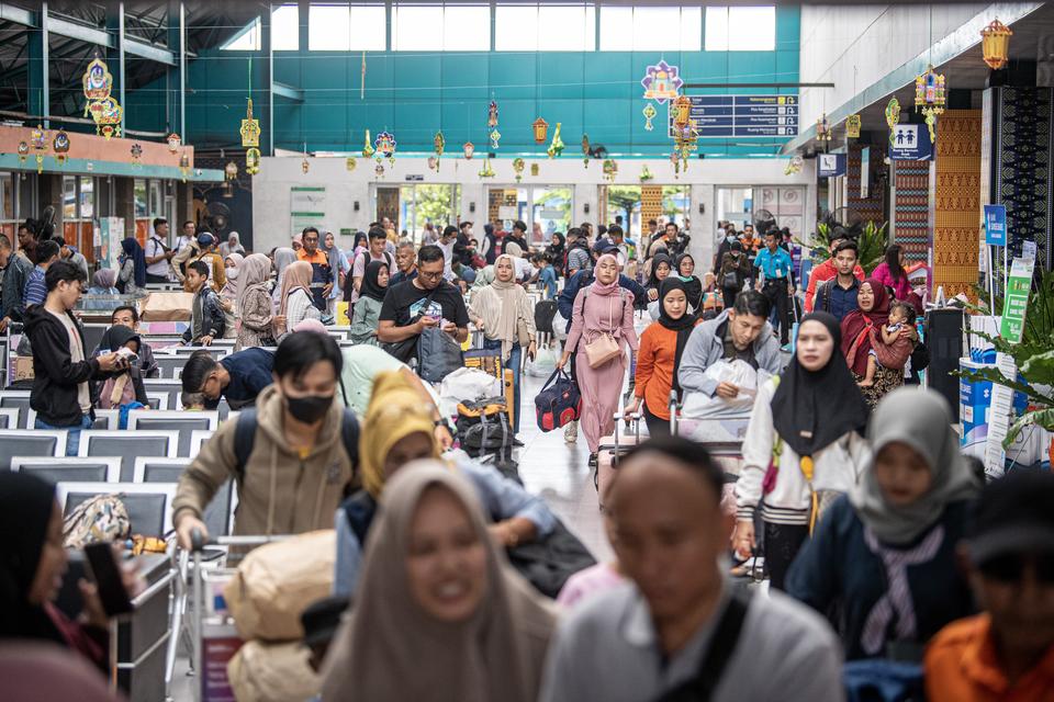 Anggaran Bertambah, Menhub Budi Pastikan Mudik Gratis Lebaran 2025 Tetap Ada