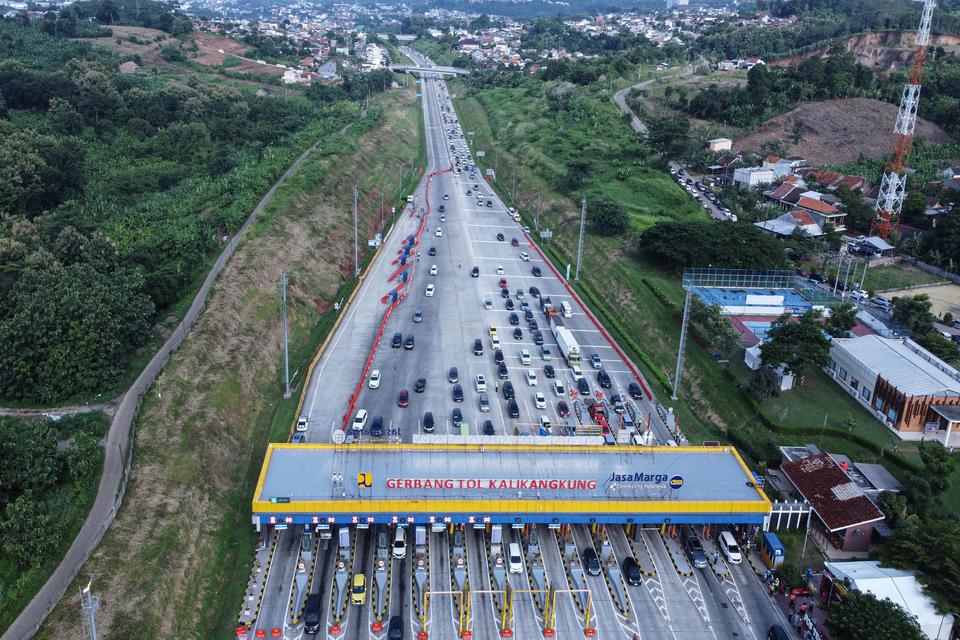 PT Jasa Marga menambah mitra strategis melalui Equity Financing untuk menguatkan pengelolaan dan operasional jalan tol Trans Jawa.