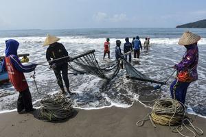 Implementasi program ekonomi biru bagi nelayan