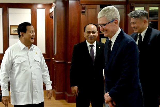 Prabowo Subianto, Menteri Kominfo Budi Arie Setiadi, CEO Apple Tim Cook