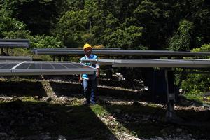 Pelatihan operator PLTS di Papua