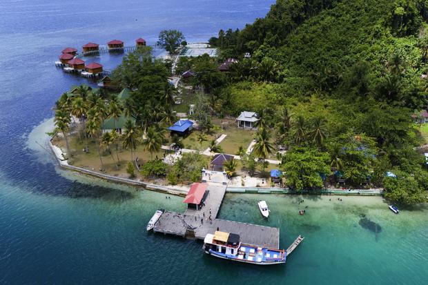 Pulau wisata Nusa Ra di Pulau Bacan