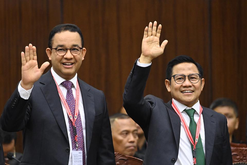Calon presiden dan calon wakil presiden nomor urut 1 Anies Baswedan dan Muhaimin Iskandar hadir dalam sidang putusan perselisihan hasil Pilpres 2024 di Gedung Mahkamah Konstitusi, Jakarta, Senin (22/4/2024).