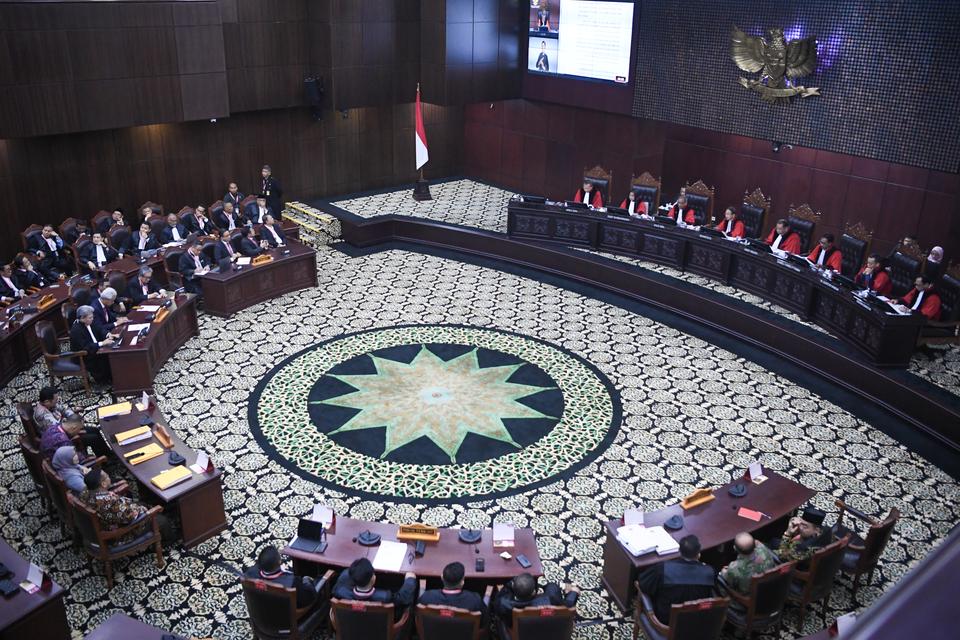 Suasana jalannya sidang putusan perselisihan hasil Pilpres 2024 di Gedung Mahkamah Konstitusi (MK), Jakarta, Senin (22/4/2024).