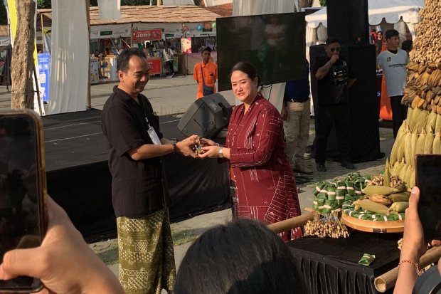 Pembukaan festival makan-makan, menandai dimulainya rangkaian Adeging Mangkunegaran ke-267 di Solo, Jawa Tengah