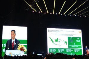 Menko Luhut Binsar Pandjaitan dalam acara Microsoft Build: AI Day di JCC