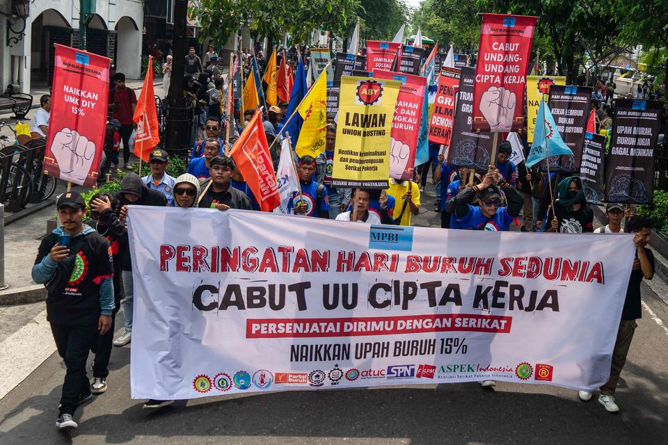 UU Cipta Kerja, MK, gugatan