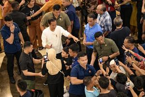 Presiden Jokowi kunjungi mal di Mataram