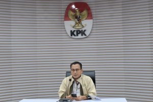 Juru Bicara KPK Ali Fikri memberikan keterangan pers, Kamis (2/5)