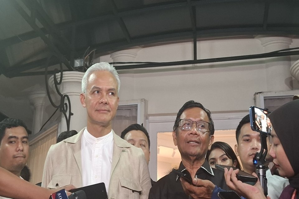 Ganjar Pranowo dan Mahfud MD menghadiri acara pembubaran TPN Ganjar-Mahfud