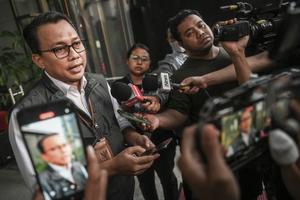 KPK tunda pemeriksaan Sekjen DPR Indra Iskandar
