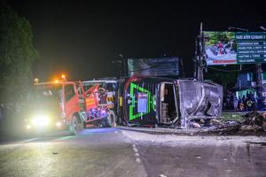 Kecelakaan bus di Ciater Subang