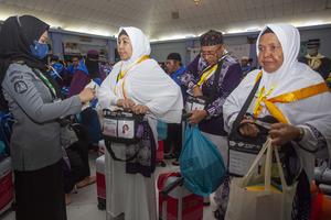 Pemberangkatan jemaah calon haji embarkasi Batam