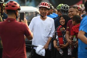 Presiden Joko Widodo berolahraga di CFD