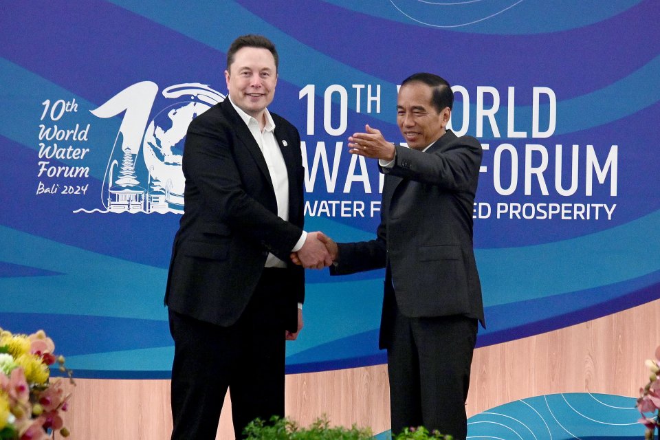 CEO SpaceX dan Tesla, Elon Musk, bertemu dengan Presiden Joko Widodo di sela perhelatan World Water Forum (WWF) ke-10 di Nusa Dua, Denpasar, Bali, Senin (21/5).