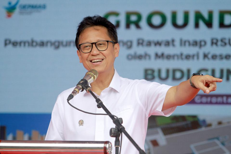 Menteri Kesehatan Budi Gunadi Sadikin memberikan sambutan pada pencanangan gedung rawat inap RSUD Hasri Ainun Habibie di Limboto, Kabupaten Gorontalo, Gorontalo, Jumat (24/5/2024). 