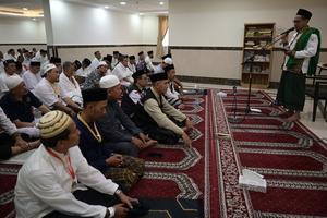 Jamaah calon haji tunaikan shalat Jumat