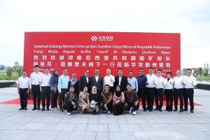 Kunjungan kerja Menteri ESDM ke pabrik Huayou Cobalt di Cina.