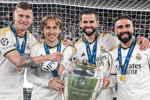 Real Madrid menjadi juara Liga Champions musim 2023/2024 setelah mengalahkan Borussia Dortmund dengan skor 2-0. Kampiun ini menjadi koleksi ke-15 El R