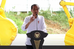 Presiden Joko Widodo saat groundbreaking Astra Biz Center dan Botanical Garden di IKN, Kalimantan Timur, Selasa (4/6). Foto: Youtube/Sekretariat Pres