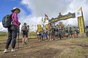 Penerimaan negara bukan pajak di TN Gunung Rinjani 2023