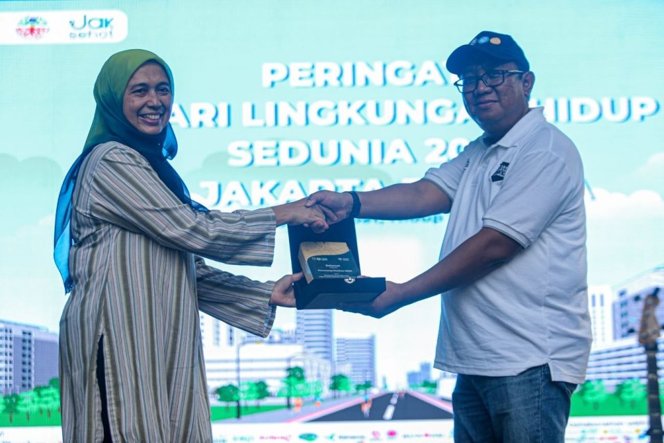 Program Pelatihan Kerja Green Job KUPILAH Sampah bagi Gen Z dari kelompok Jirowes menjadi pemenang dalam Ideathon 2024 yang diselenggarakan Dinas Lingkungan Hidup DKI Jakarta dalam rangka memperingati Hari Lingkungan Hidup Sedunia 2024. 