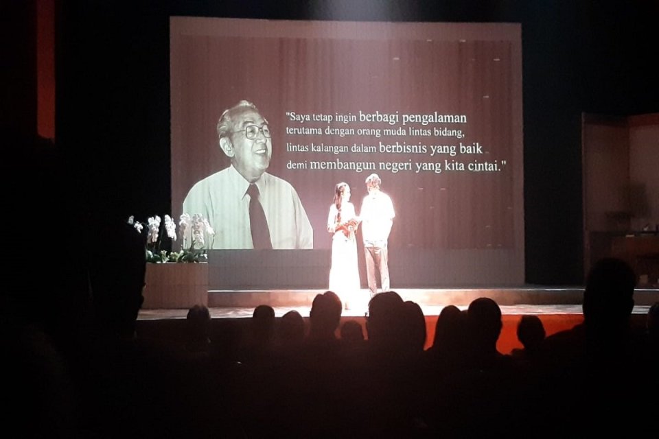 Peluncuran buku memoar pendiri Grup Astra, William Soeryadjaya di Teater Taman Ismail Marzuki, Jakarta Rabu (12/6). Foto: Katadata/Ira Guslina 