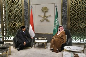 Pertemuan Menteri Pertahanan Prabowo Subianto dengan Pangeran Muhammad bin Salman di Jeddah, Arab Saudi, Rabu (11/6). Foto: Kementerian Pertahanan