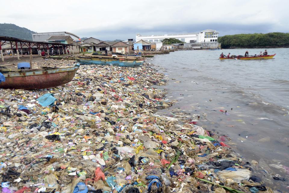 BRIN Kembangkan Daur Ulang Limbah Plastik Menggunakan Teknologi Nuklir, sampah plastik