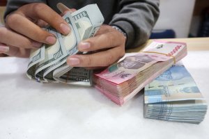 Nilai Tukar Rupiah Melemah di Angka Rp16.412 per Dolar AS