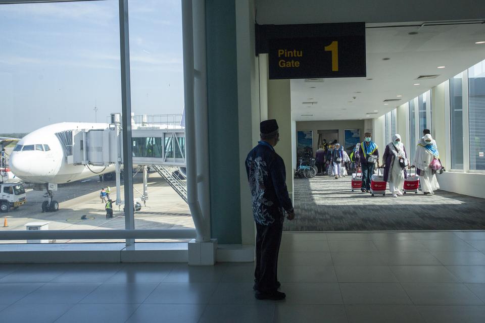 bandara kertajati, singapura, malaysia, kuala lumpur