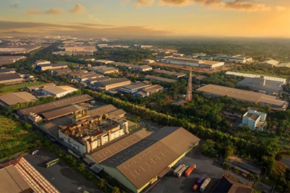 Rapat Umum Pemegang Saham Luar Biasa (RUPSLB) PT Surya Semesta Internusa Tbk (SSIA) menyetujui rencana perseroan menjual sebagian sahamnya di PT Suryacipta Swadaya (SCS) kepada investor senilai Rp 3,1 triliun.