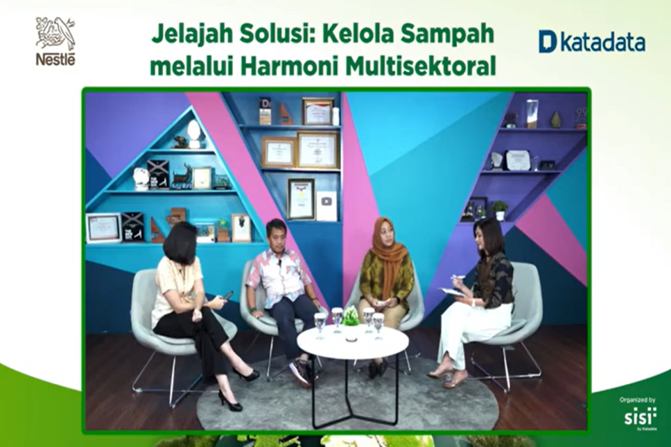 Nestle Indonesia berkomitmen mengolah sampah yang dihasilkan perusahaan baik itu setelah produksi ataupun sisa produk yang telah dikonsumsi oleh masyarakat. 