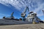 OceanXplorer, di Pelabuhan Teluk Banyur, Padang, Sumatera Barat, Minggu (23/6)