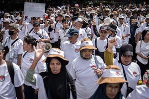 Demonstrasi buruh industri tekstil di Jakarta