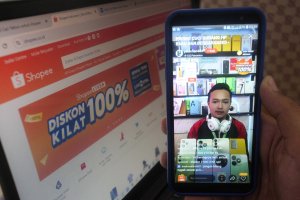 Ilustrasi Belanja Online