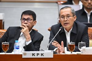 Raker Komisi III DPR dengan KPK