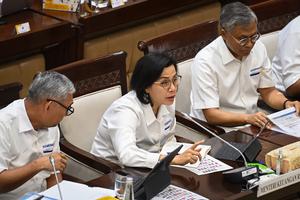 Raker Komisi XI DPR dengan Kemenkeu