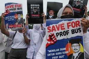 Unjuk rasa di Fakultas Kedokteran Universitas Airlangga
