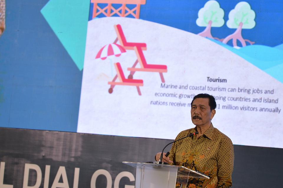 Menko Marves Luhut Binsar Pandjaitan menyampaikan sambutan saat peluncuran Neraca Sumber Daya Laut Indonesia dalam rangkaian kegiatan 5th Global Dialogue on Sustainable Ocean Development di Sanur, Denpasar Bali, Jumat (5/7/2024). 