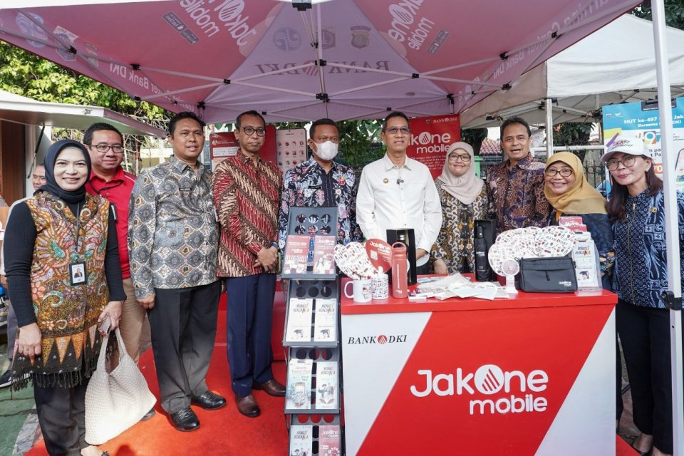 Paket sembako murah yang disalurkan Bank DKI bertujuan membantu memenuhi kebutuhan pangan murah untuk masyarakat DKI Jakarta.
