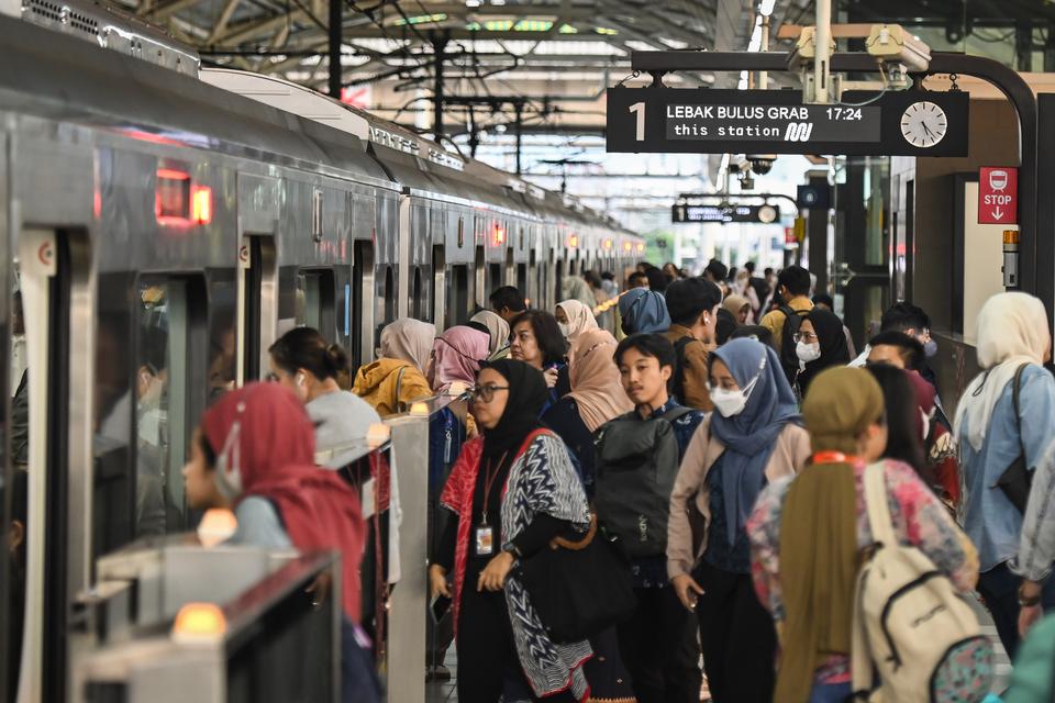 MRT, misa akbar, paus fransiskus, transjakarta