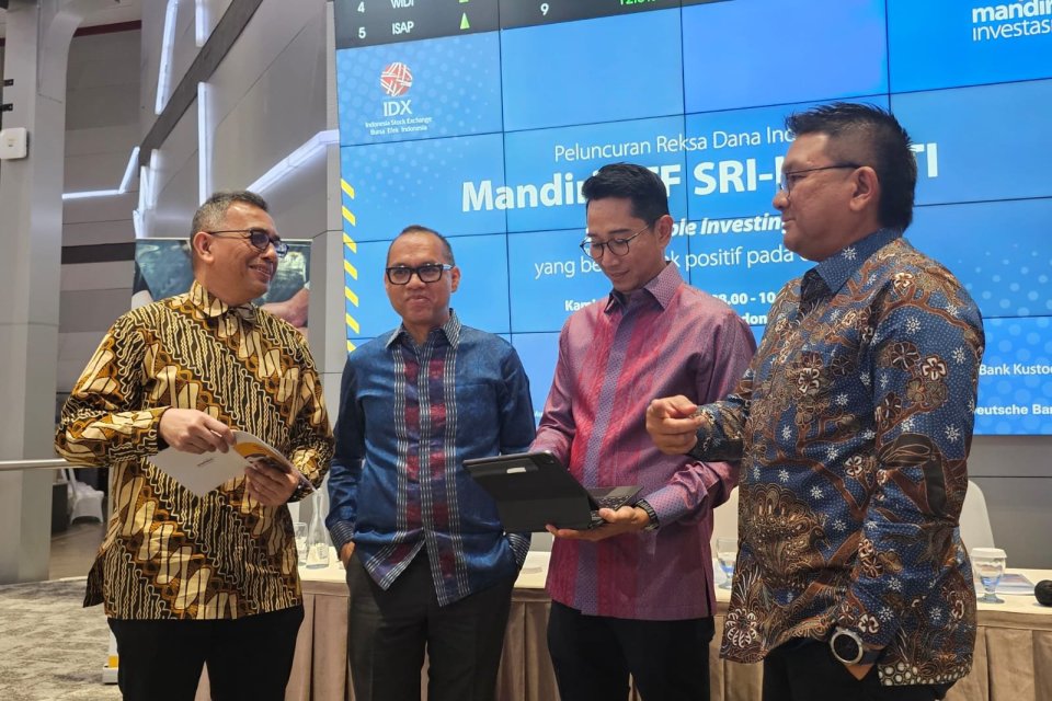 Mandiri Investasi menargetkan dana kelolaan atau asset under management (AUM) Rp 100 miliar dari peluncuran reksa dana Mandiri ETF Sri-Kehati, yang dilaksanakan di Bursa Efek Indonesia (BEI), Kamis (18/7).