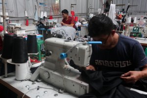 Usaha Konveksi Masih Bertahan Saat Industri Tekstil Terpuruk