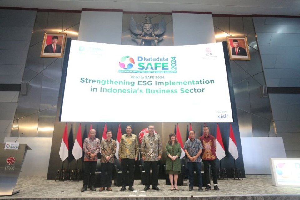 IDX bersama Katadata Green menggelar diskusi bertajuk Strengthening ESG Implementation in Indonesia's Business Sector yang diselenggarakan di IDX Main Hall pada Senin (22/7). Kegiatan ini merupakan rangkaian acara menuju Sustainability Action for the Fu