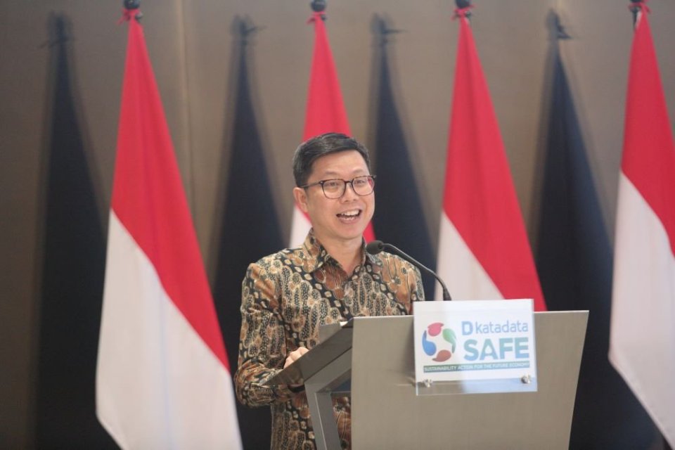  Metta Dharmasaputra Co-founder dan CEO Katadata menghadiri diskusi bertajuk Strengthening ESG Implementation in Indonesia's Business Sector yang diselenggarakan di IDX Main Hall pada Senin (22/7). Kegiatan ini merupakan rangkaian acara menuju Sustainabi