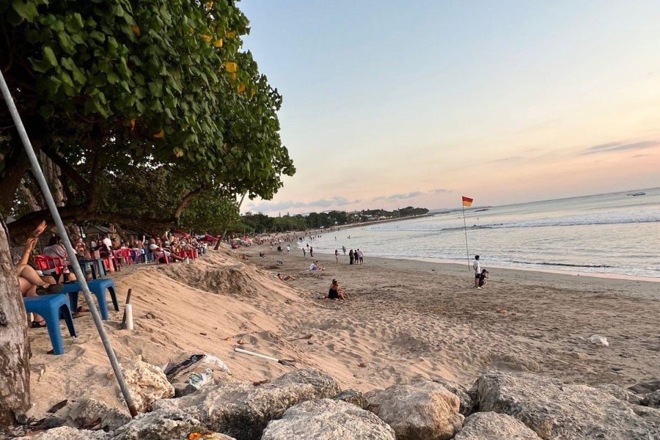 Ilustrasi pantai kuta