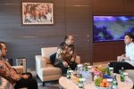 Wakil presiden terpilih Gibran Rakabuming Raka melakukan kunjungan resmi ke Kementerian Komunikasi dan Informatika atau Kominfo pada hari ini (24/7). 