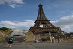 Cincin Olimpiade Paris 2024 di Menara Eiffel