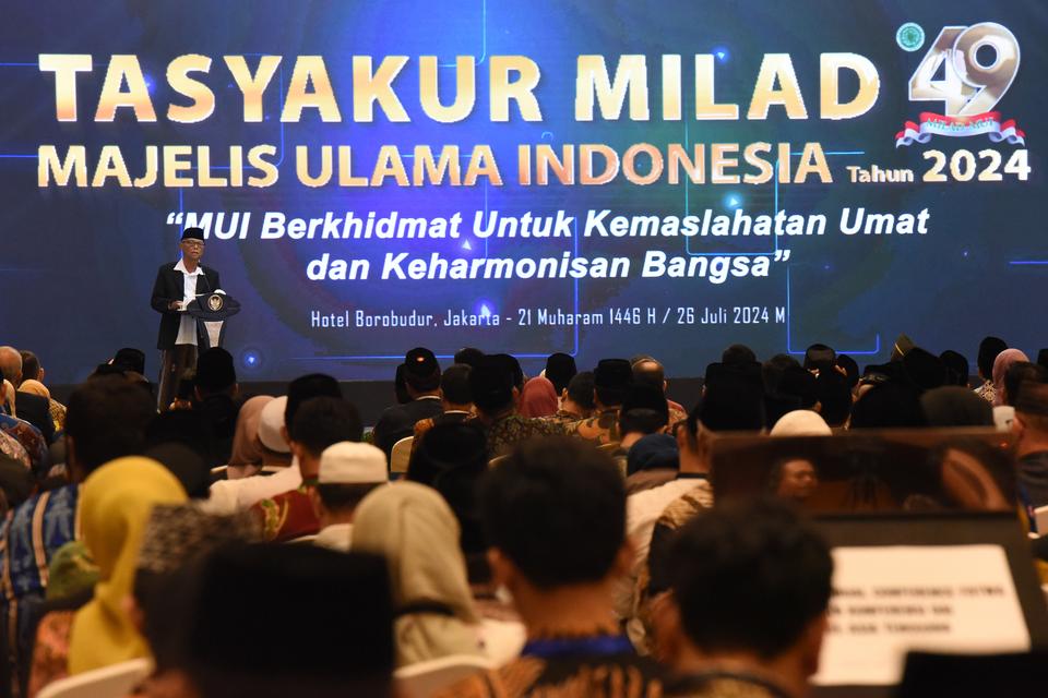 Ketua Umum MUI Anwar Iskandar memberikan sambutan pada acara Tasyakur Milad ke-49 Majelis Ulama Indonesia (MUI) di Jakarta, Jumat (26/7/2024). 